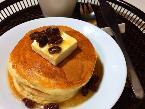 卵なしでもフワフワ！ バナナのパンケーキ